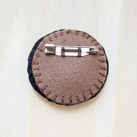 まるまる刺繍ブローチH