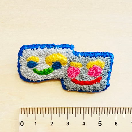 ヤスリマン 8,9号 ブローチ