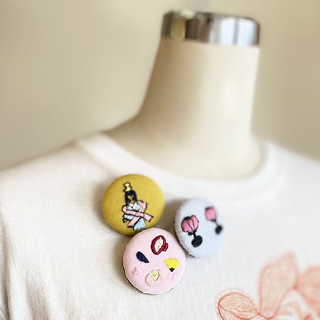 まるまる刺繍ブローチ D