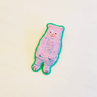 ピンクマ ブローチ