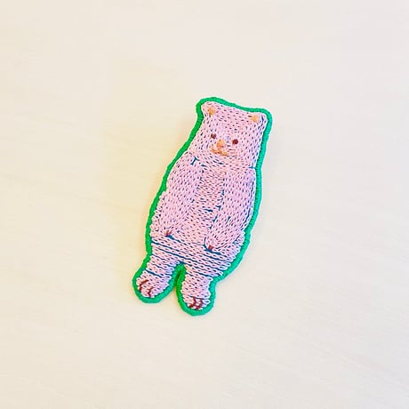 ピンクマ ブローチ