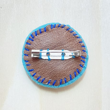 まるまる刺繍ブローチ N