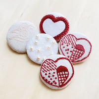 まるまる刺繍ブローチ K