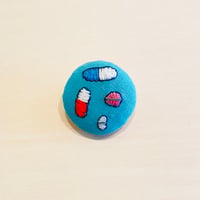 まるまるブローチ（ピル）