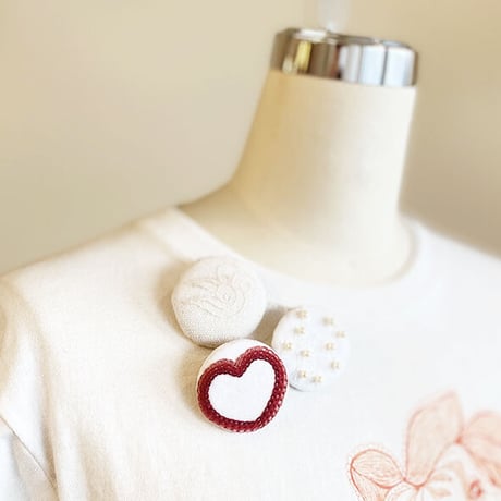 まるまる刺繍ブローチ K