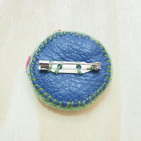 まるまる刺繍ブローチ N