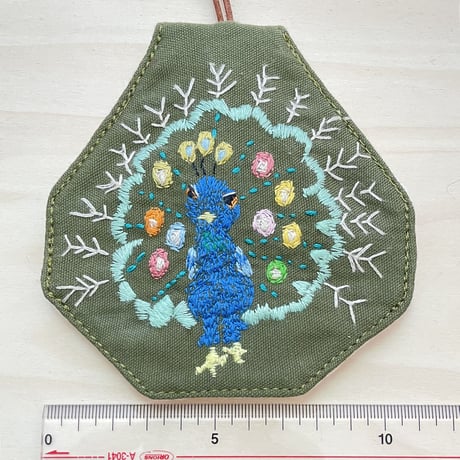 刺繍キークロシェット（peacock）