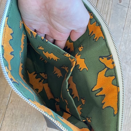 レザー x 刺繍キルティングポーチ