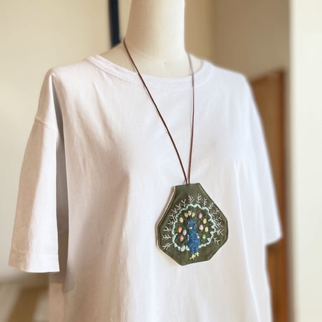 刺繍キークロシェット（peacock）