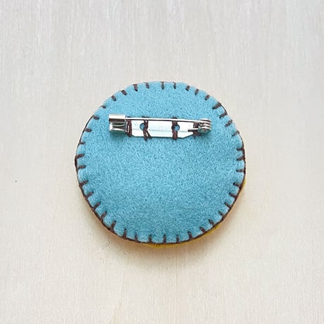 まるまる刺繍ブローチ D