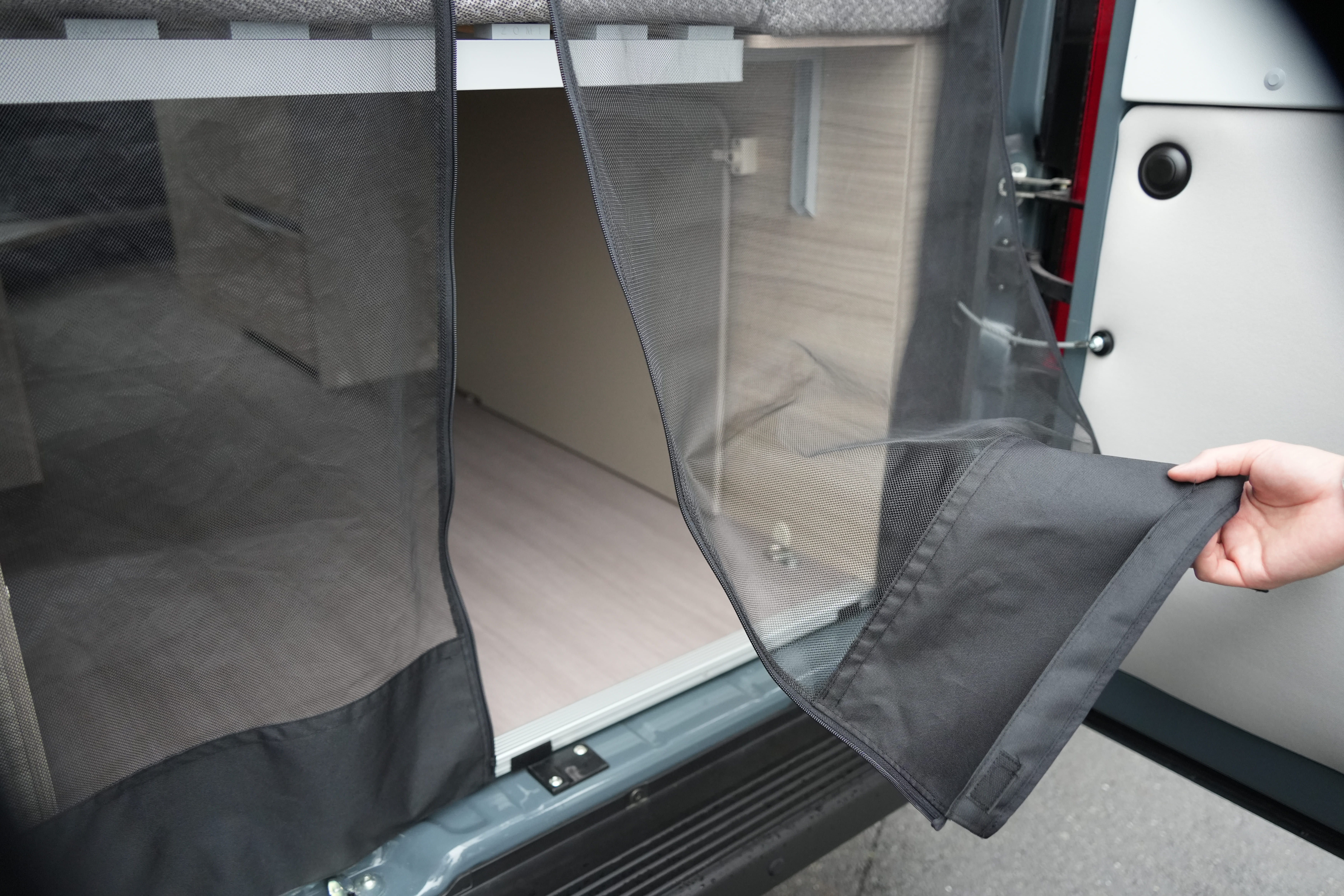 デュカト専用 リヤドア防虫ネット キャンプシールド | 株式会社LAC RV