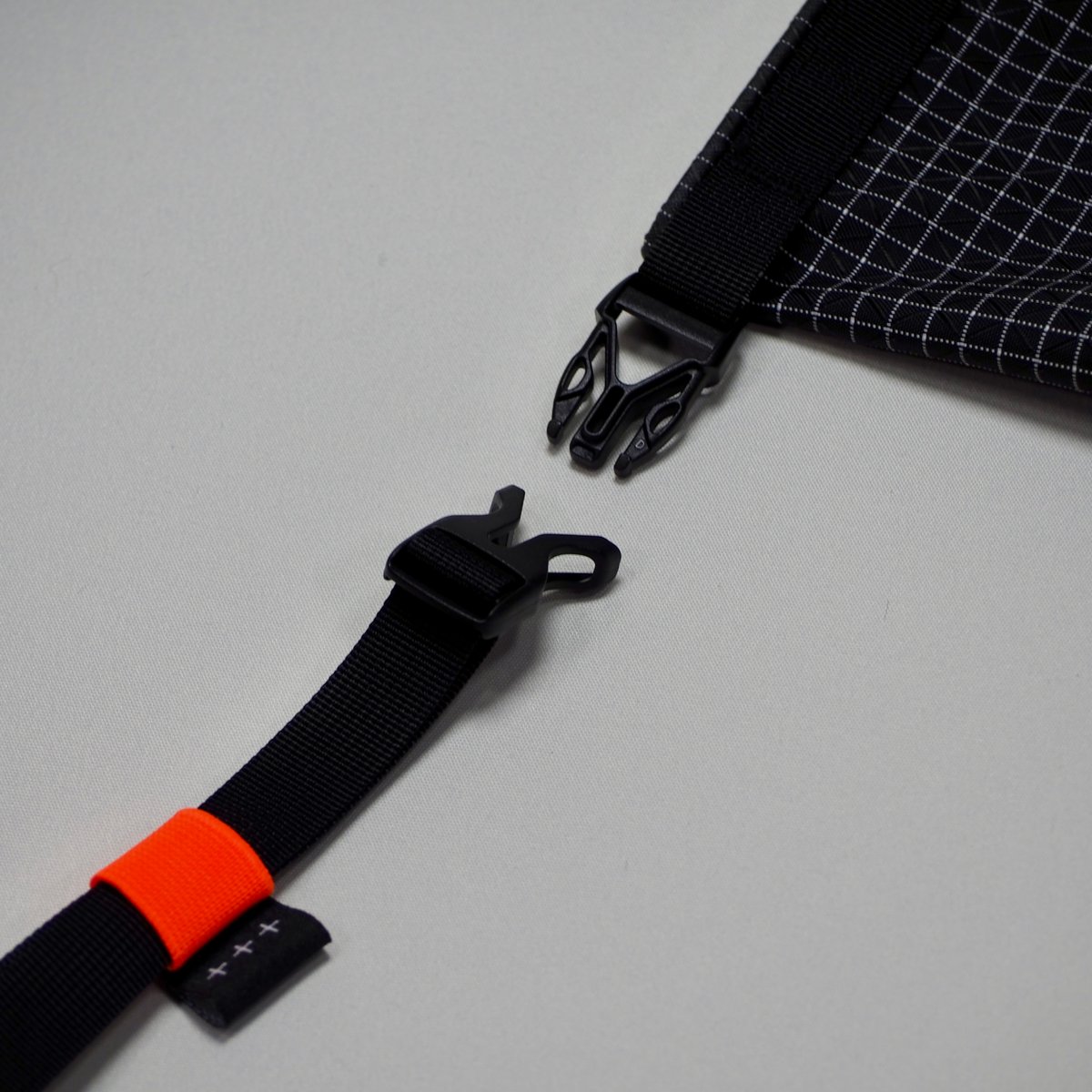 ストラップ オレンジ スライス 樹脂 CUT TO FIT ORANGE STRAP 24mm | Luminox ルミノックス公式