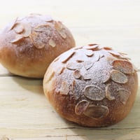 【季節限定】パッションフルーツのクリームパン