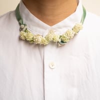 feltico×東京植物図譜「白詰草の首飾りとスモークツリー」