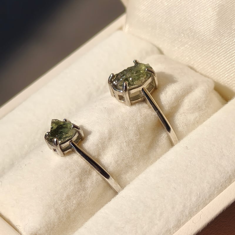 希少】天然モルダバイト原石フリーサイズリング(SILVER925)/霊性