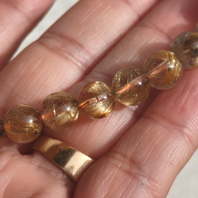 📹️【高品質】V字太陽放射タイチンルチルクォーツ/恋愛運、金運、仕事