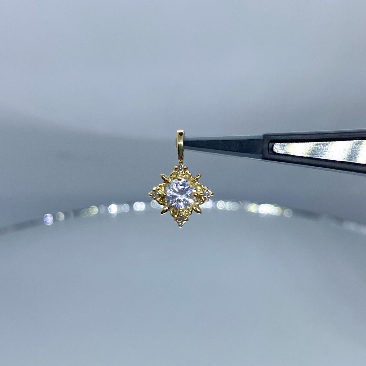 📹🐥🐉【最高品質】ロシア産フェナカイト ペンダントトップ0.245ct