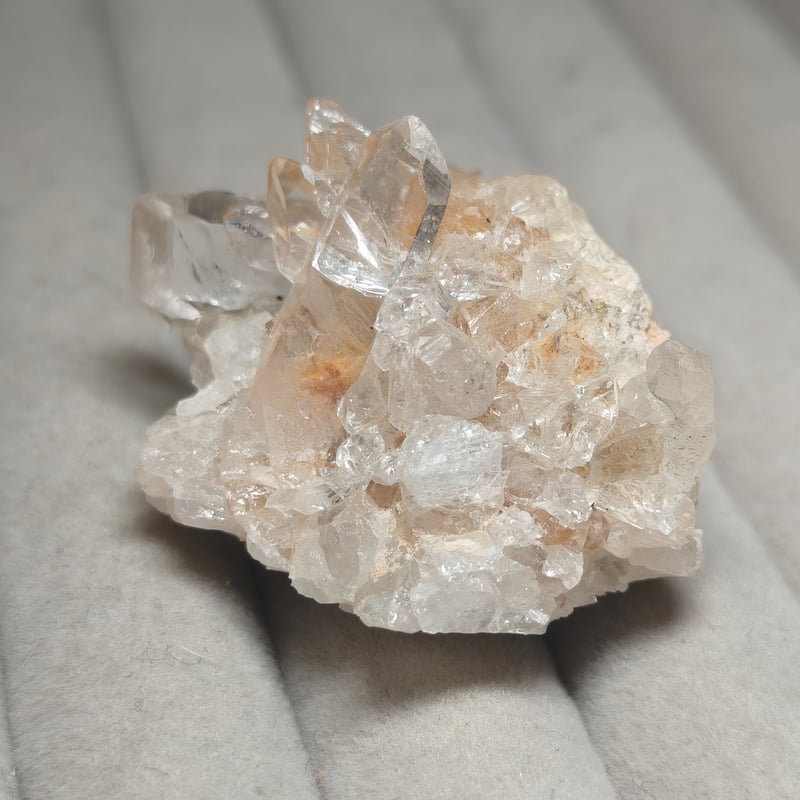 乙女水晶　水晶クラスター　珍しい 📹️🐥🐉幻の水晶山梨県乙女水晶クラスター19.2g/ 邪気払い