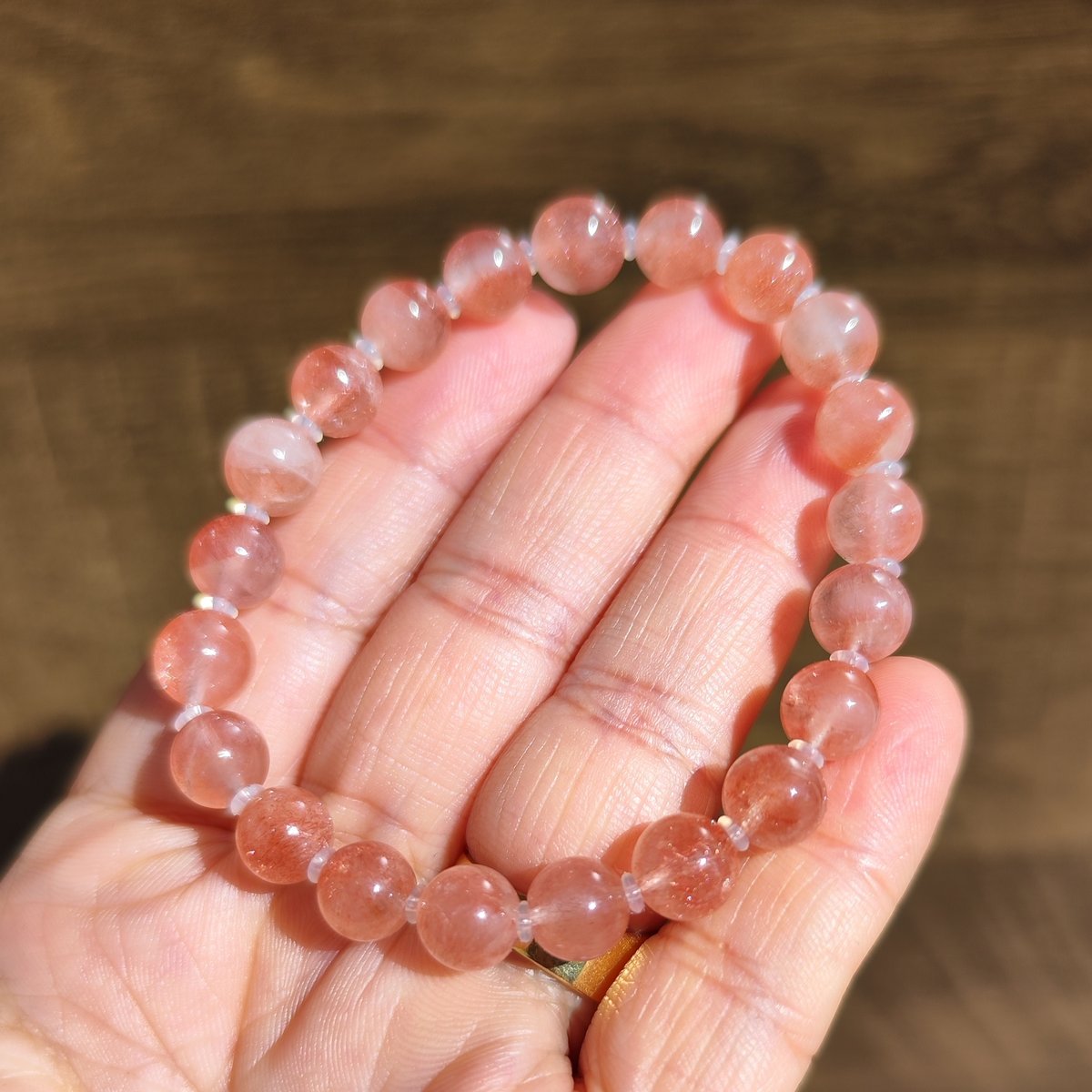 【ロシア産 高品質】ストロベリークォーツ 8.5㎜　16.5㎝　天然石　恋愛成就 希少 高品質 ロシア産ストロベリークォーツ 約9mm ブレスレット