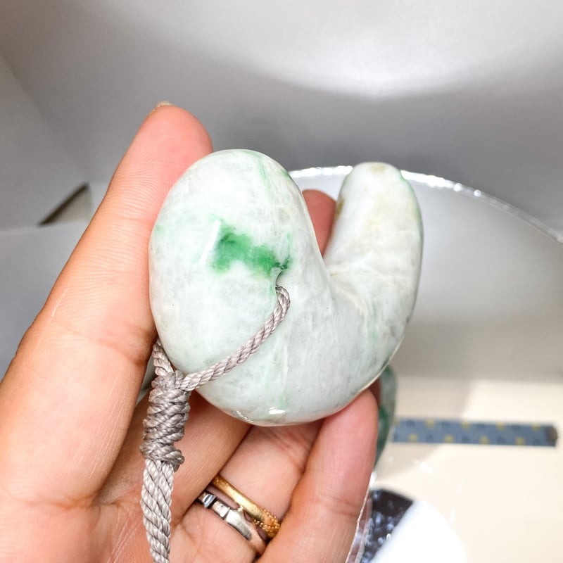 🐥🐉【希少】糸魚川翡翠勾玉72mm(緑)ペンダント/成功、繁栄、霊 🐥🐉【希少】糸魚川翡翠勾玉72mm(緑)ペンダント/成功、繁栄、霊