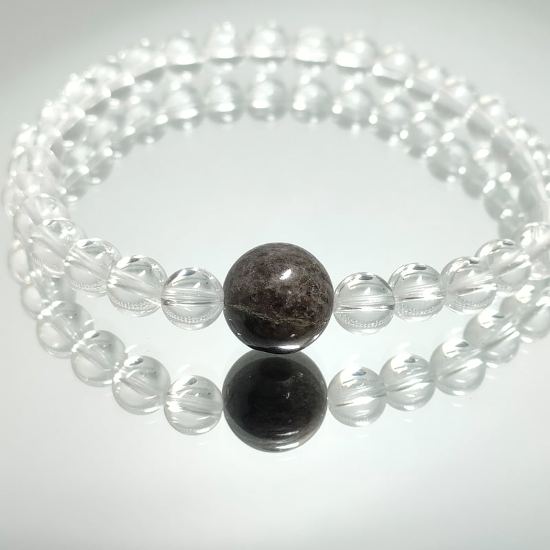 貫入、内包あり幻の水晶山梨県乙女水晶丸玉41mm 貫入、内包あり幻の水晶山梨県乙女水晶丸玉41mm 貫入、内包あり