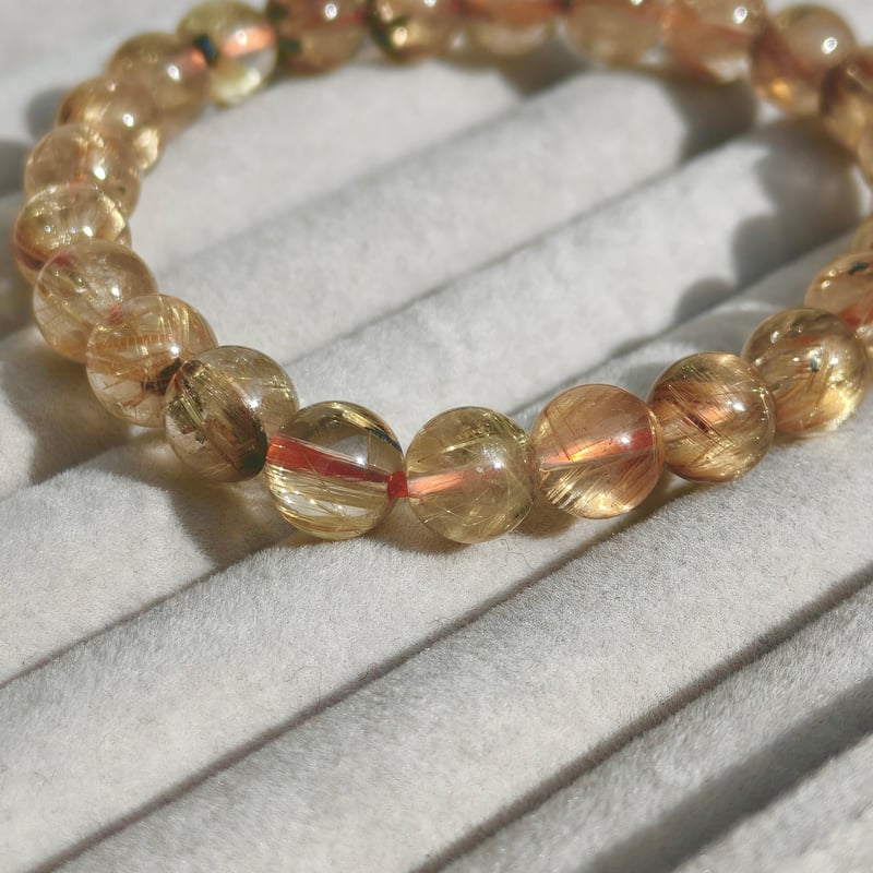 📹️【高品質】V字太陽放射タイチンルチルクォーツ/恋愛運、金運、仕事