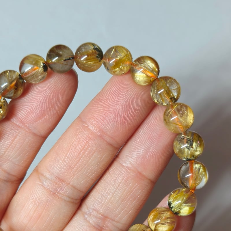 📹️【高品質】V字太陽放射タイチンルチルクォーツ/恋愛運、金運、仕事