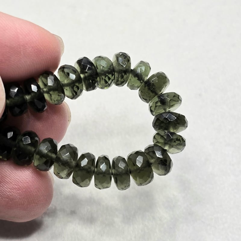 高評価のクリスマスプレゼント 鑑別書付 モルダバイトブレスレット  