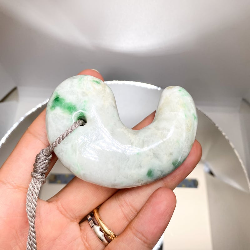 🐥🐉【希少】糸魚川翡翠勾玉72mm(緑)ペンダント/成功、繁栄、霊 🐥🐉【希少】糸魚川翡翠勾玉72mm(緑)ペンダント/成功、繁栄、霊