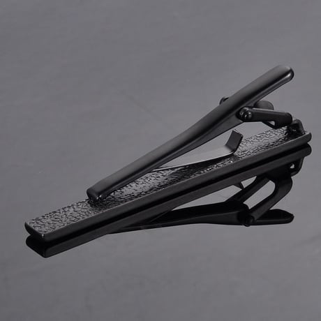 マットブラック　シンプルスリム　ネクタイ ピン　タイクリップ