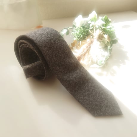 グレー 手触りの優しい ネクタイ