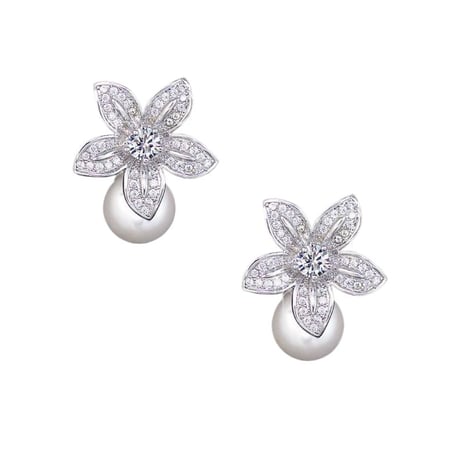 特別な日へ　煌めくお花のピアス　czキュービックジルコニア　スタッド ピアス