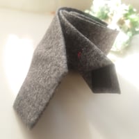 グレー 手触りの優しい ネクタイ