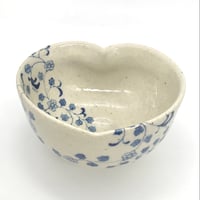 335 染付小花文猪目茶碗　12.4×7.0cm