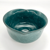 370 猪目茶碗　氷裂亀甲貫入　高麗納戸=翠玉(すいぎょく)　12.0×6.8cm
