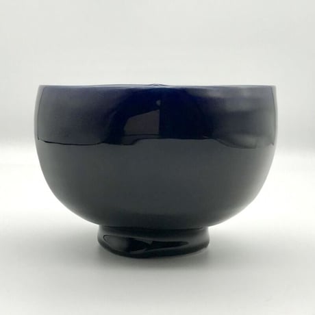 214   猪目茶碗　瑠璃　11.0×7.4cm