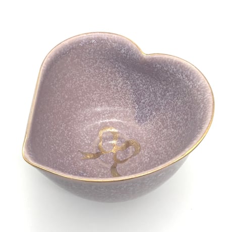 678 猪目茶碗　はなびら(紫苑珊瑚)+金リボン　12.8×8.7cm
