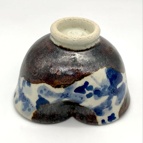 093 染付花文様猪目茶碗　12.0×7.5cm