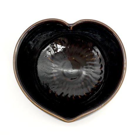 216   猪目茶碗　玄　11.0×7.0cm
