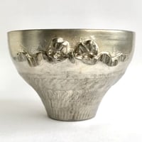 300 銀彩茶碗　結(ゆい)　12.7×7.8cm
