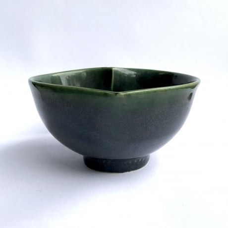 355 猪目茶碗　高麗納戸織部　12.6×6.2cm