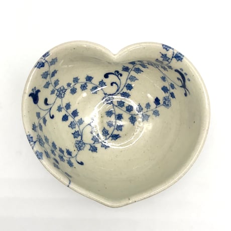 390 染付小花文猪目茶碗　12.3×6.9cm