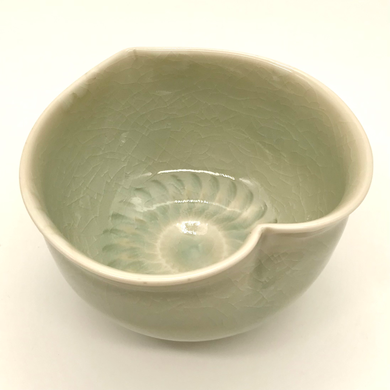 050 猪目茶碗 青磁 11.3×7.2cm | 小野穣 アトリエONO【Yutaka Ono