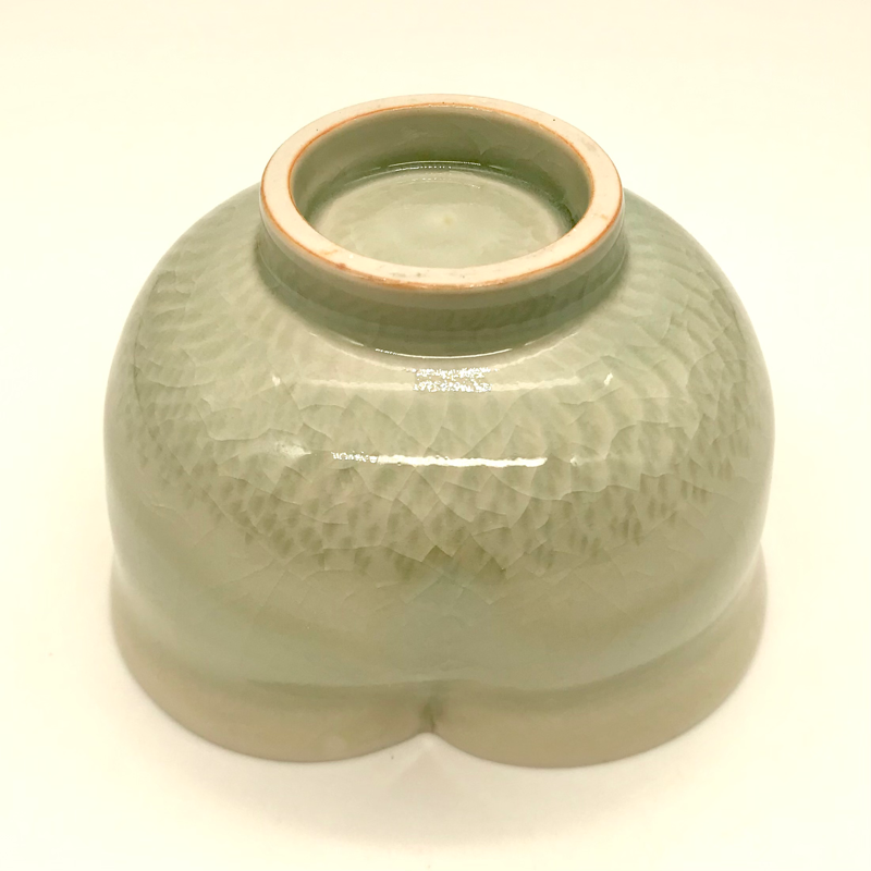 究極の美◼️蔵からめちゃくちゃオーラの出てる謎の紋様がある抹茶茶碗が出てきました。 究極の美◼️蔵からめちゃくちゃオーラの出てる謎の紋様がある
