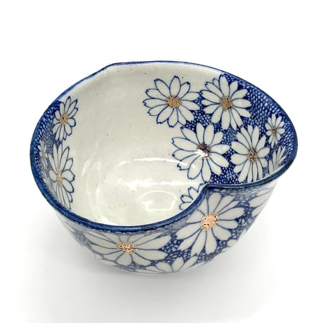 622 染付花文様猪目茶碗　13.0×8.7cm