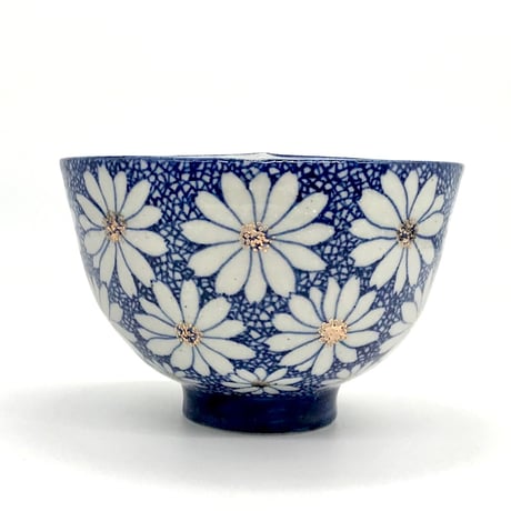 622 染付花文様猪目茶碗　13.0×8.7cm