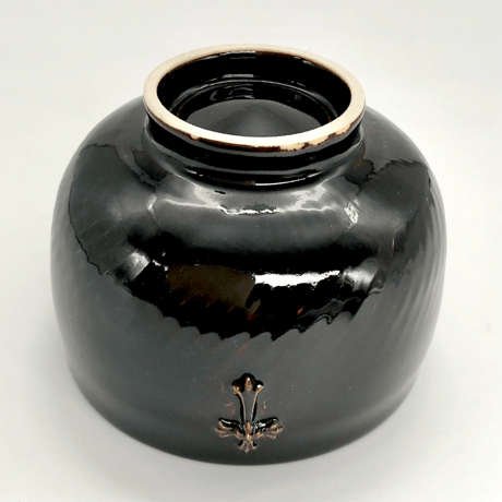 169 十字架天目茶碗　千　10.5×8.0cm