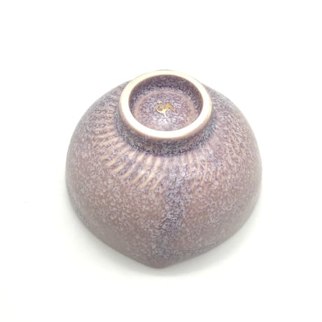 649 猪目茶碗　紫苑珊瑚　11.4×6.7cm