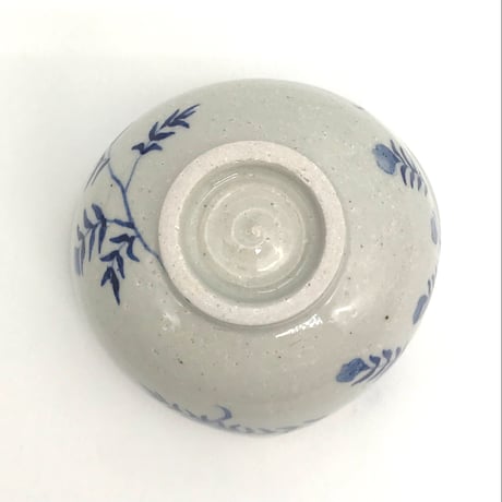 346 染付花鳥文猪目茶碗　12.3×7.8cm