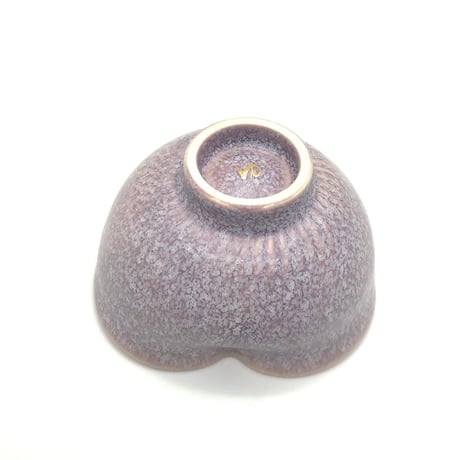 649 猪目茶碗　紫苑珊瑚　11.4×6.7cm